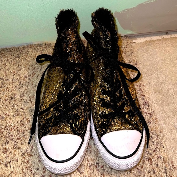 ⚜️ Gold Fuzzy Converse - Picture 2 of 5
